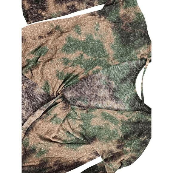 Bohemian Floral Print Top that ties in front - Picture 6 of 6